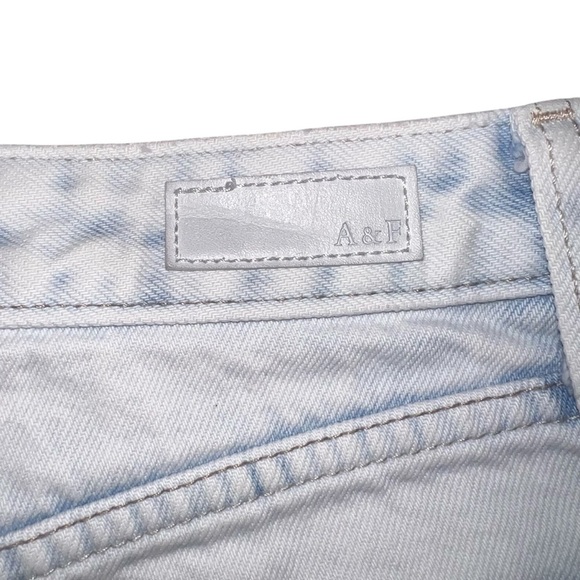 EUC Abercrombie & Fitch Light Wash Distressed Annie High Rise Jean Shorts 29 / 8 - Picture 8 of 8